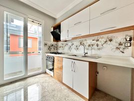 ꧁ay Emlaktan꧂akçay Merkezde Geniş Kapalı Balkonlu 6 Yaşında Satılık 2+1 Lüks Daire