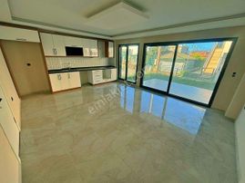 Uytun'dan İskelede Denize 100 Metre Mustakil Bahçeli 2+1 Daire