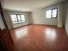 Atanora Vadi’den Dikmen’de Satılık Giriş Kat Kapalı Garajlı 2+1