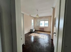 Hoşdere Reşat Nuri Caddesi'nde 3+1 Satılık Daire