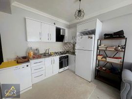 Karabağlar Ana Cadde Yakını 1+1 Eşyalı Kiralık Daire