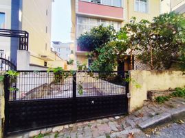 Mertcan Dan İsmail Dede Cad Üzerinde 4 Katlı Fırsat Satılık Bina