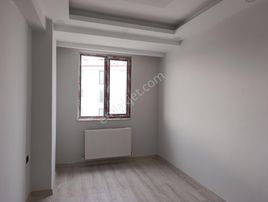 Şehitler Mahallesi Üniversite Karşısında Kiralık Sıfır Eşyasız 2+1 Arakatta Kapalı Otoparklı Daire