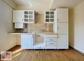 Emirgan Baltalimanında Yol Yalısında Bahçe Katı