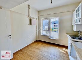 Emirgan Baltalimanında Yol Yalısında Bahçe Katı