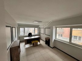 Altıparmakta 1. Kat 60 M² Ofis İş Merkezinde
