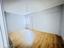 Cumhuriyet Mahallesinde Merkezi Konumda 2+1 Yaşam Fırsatı