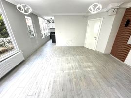 Serdaroğlu Gayrimenkul'den꧂bahçeli Denize 100mt Merkezi 2+1daire