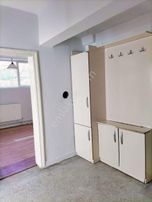 Pratik Den// Hilal Caddesi'nde Bakımlı Bodrum Kiralık