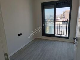 Novuss'dan Havuzlu Sitede Geniş Akıllı Ev 2+1 Kapalı Mutfak