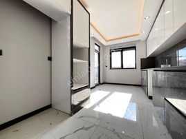 V.karşıyaka Mah. Çift Balkon Ebeveyn Banyolu Asansörlü 3+1 Daire