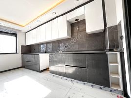 V.karşıyaka Mah. Çift Balkon Ebeveyn Banyolu Asansörlü 3+1 Daire