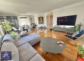 Poyraz'dan Caddebostan Sahilde Prestijli Binada Katta Tek 4+1