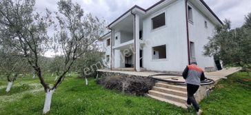 Urla'da İçinde Villa Bulunan Satılık Zeytinlik