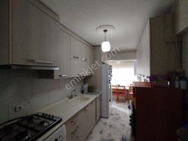 Özel Ege Lisesi Yakını Satılık 3+1 Daire