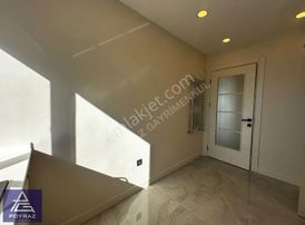 Poyraz'dan Tütüncü Mehmet Efendide Deniz Manzaralı Balkonlu 2+1