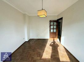 Poyraz'dan Fenerbahçede Prestijli Binada 120m2 3+1 Satılık Daire