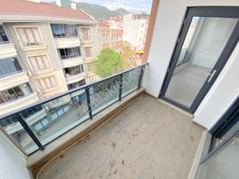 🏡🟩tuzcumurat'ta Muhteşem Konumda Ebeveyn Banyolu Ön Cephe 3+1 Daire