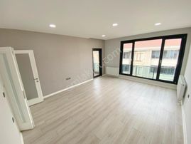 🏡🟩tuzcumurat'ta Muhteşem Konumda Ebeveyn Banyolu Ön Cephe 3+1 Daire