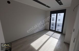 Havuzlu Site İçerisinde Tramvaya Yakın Satılık Lüks 1+1 Daire