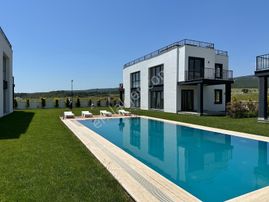 Gelibolu-adilhan Köyü Denize Yürüme Mesafesinde Satılık Villa