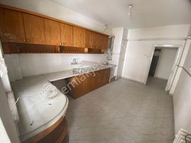 Güvenay - Çorum Bahçelievler Vali Konağı Arkası 3+1 Satılık Daire