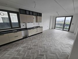 Kiralık Müstakil Havuzlu 352m² 5+1 Lüks Villa