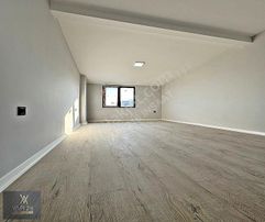 Yapı 216'dan İki Aileye Uygun Yüksek Tavanlı 4+2 Dubleks Daire