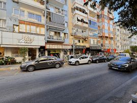 Balçova Ata Caddesi 148 M² Kiralık Dükkan İşlek Konum