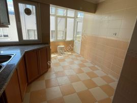 Ordu Caddesi Yanı Otoparklı Geniş 3+1 Ara Kat Kiralık Daire