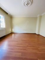 Bahçelievler Mahallesi 4+1 Kiralık Arakat Daire