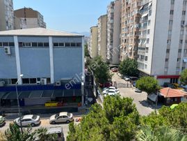 İzmirspor Karşısı Metro Yakını 3 Cepheli Geniş 3+1 Daire