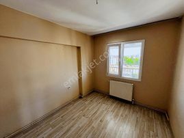 Gaziemir Site İçi 3+1 Köşe Arakat Yatırımlık Veya Oturmalıkdaire