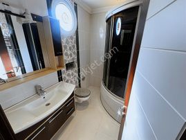 Florya Adakale'de Lüx Yapılı Arakat 4+1 Daire