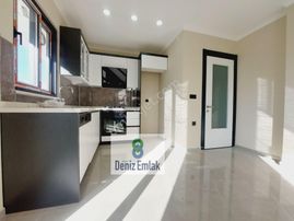 Denizden Akçayda Öncephe Geniş Balkonlu Satılık 2+1 Daire.