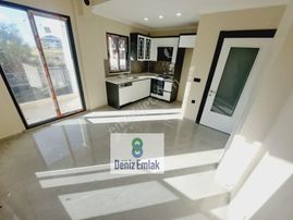 Denizden Akçayda Öncephe Geniş Balkonlu Satılık 2+1 Daire.