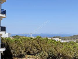 Deniz Manz. Havuzlu Site İçerisinde Ara Kat 1+1