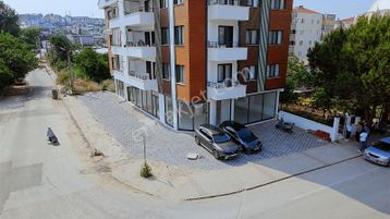 Yalova Gop Mahallesi'nde Köşe Konumda Satılık Geniş Dükkan