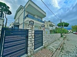 Uytundan Akçay Yenimahalle'de Denize 200 Metre Satılık 3+1 Villa