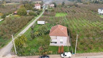 !! Esmer Emlak'tan Harika Konumda Satılık Müstakil Ev !!