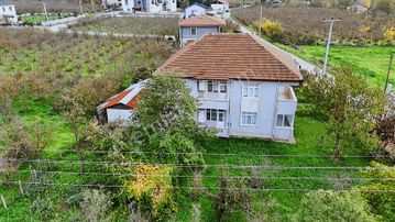 !! Esmer Emlak'tan Harika Konumda Satılık Müstakil Ev !!