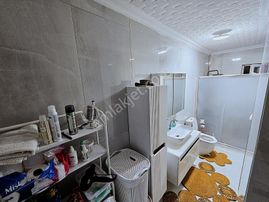 İki Caddenin Kesiştiği Muhteşem Konum Ve Manzaralı Fuul Yapılı..