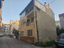 Çiğli Yeni Mah Geniş Teraslı + Arka Bahçeli 3 Katlı Satılık Bina