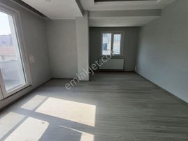 Mertcan Dan Hürriyet Mah Ulaşımı Kolay Arakat 3+1 Balkonlu