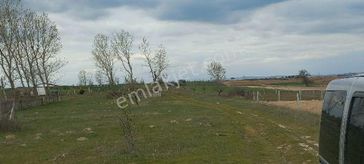 Karlıköy Merkezde Satılık 860 M² Tarla Yerleşim İçinde