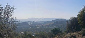 Muhendis Emlak'tan Bayındır Kızılcaova Köye 350 M. 7756 M2 Tarla