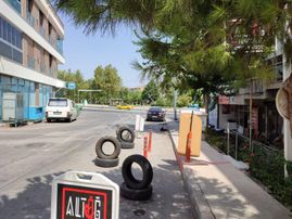 Karabağlar Eserkente Dostluk Bulvarında 25 M2 Otomatik Kepenkli