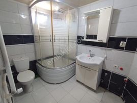 Karabağlar Bozyaka Mh Bozyaka Pazar Yakını 120m2 2+1 Doğal Gazlı