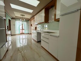 Engin Emlak'tan Hastane Yakını K. Otopark'lı Site'de 4+1 Daire