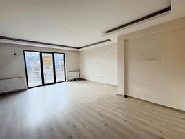 Rw Land Gayrimenkul Den Demirci De Cadde Üzeri Siteiçi 3+1 Daire